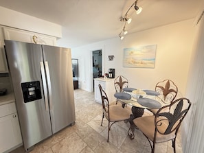 Dining - Blue Oasis in Downtown Naples (Naples)