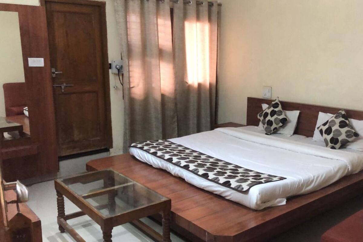 Habitación doble estándar, varias habitaciones | Insonorización, wifi gratis y ropa de cama