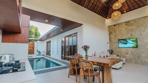 Family Villa | Private kitchen | Fridge, microwave, cookware/dishes/utensils - Ganesha Villa (Ubud)