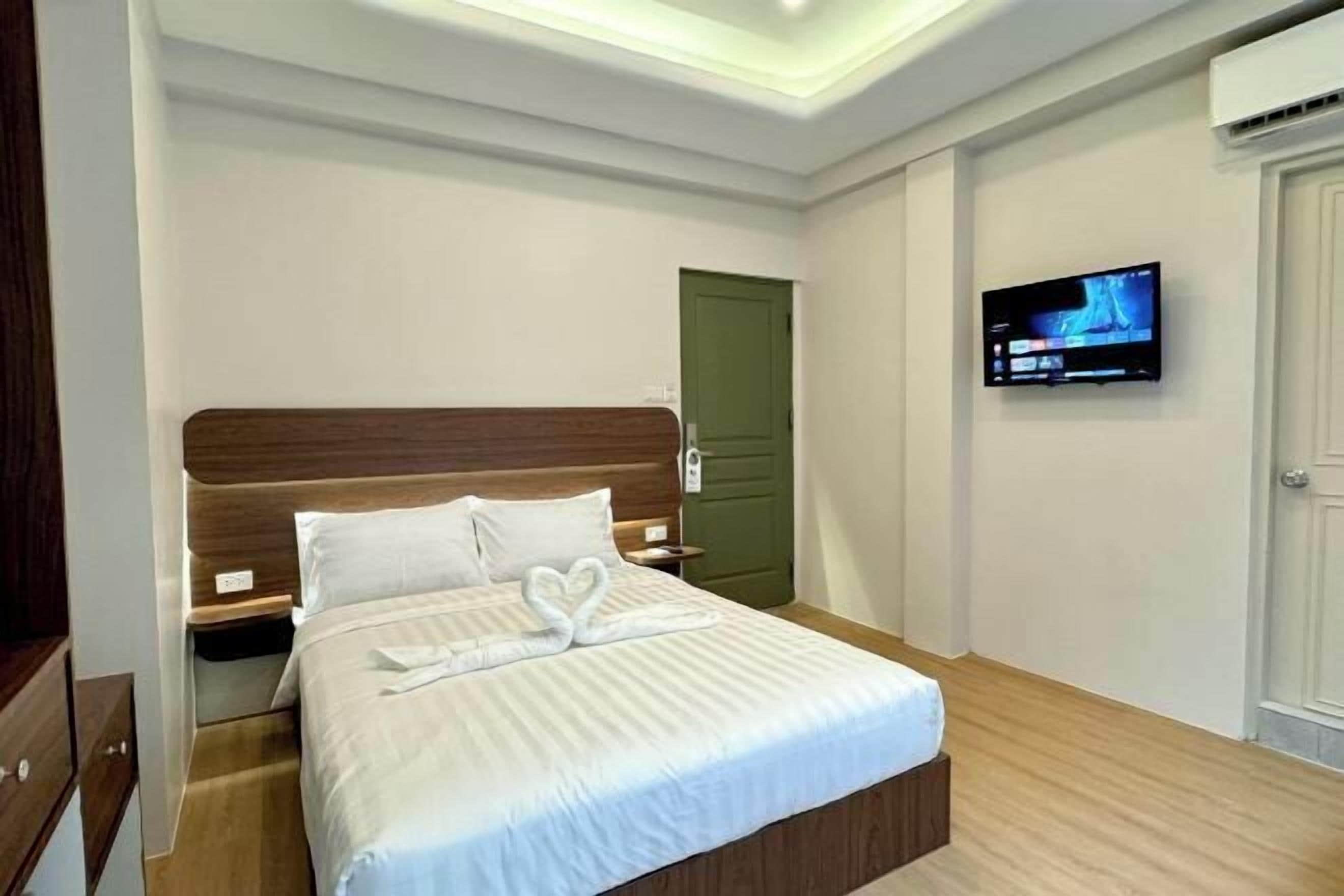 Ropa de cama hipoalergénica, minibar y cortinas blackout 