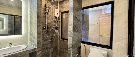 Ducha, cabezal de ducha con hidromasaje, secador de pelo, bidet