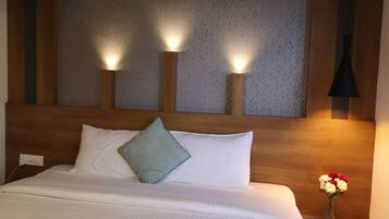 3 bedrooms, desk, free WiFi, bed sheets