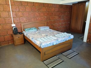 Room, 3 Bedrooms