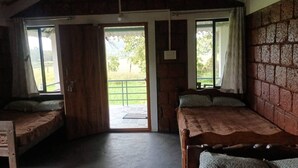 Room, 3 Bedrooms - Room-cottage In Farm House Dandeli (Joida)