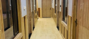 Shri Radhe Radhe Paying Guest House