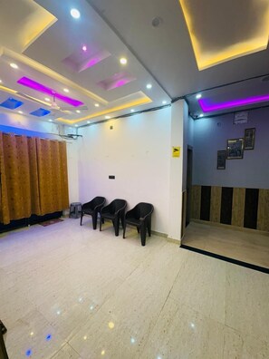 Interior detail - Shri Radhe Radhe Paying Guest House (Faizabad)