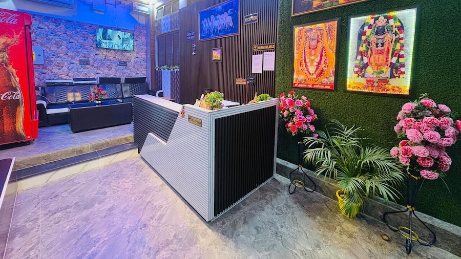Shri Radhe Radhe Paying Guest House