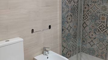 House, 1 Bedroom, Patio | Bathroom