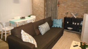 Living room - Central House Apartment (Catania)