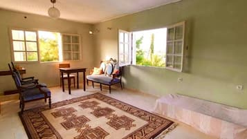 Nhà, 2 phòng ngủ, hút thuốc, hồ bơi riêng | Phòng khách