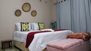 Habitación, 1 habitación, vistas al jardín | 1 dormitorio