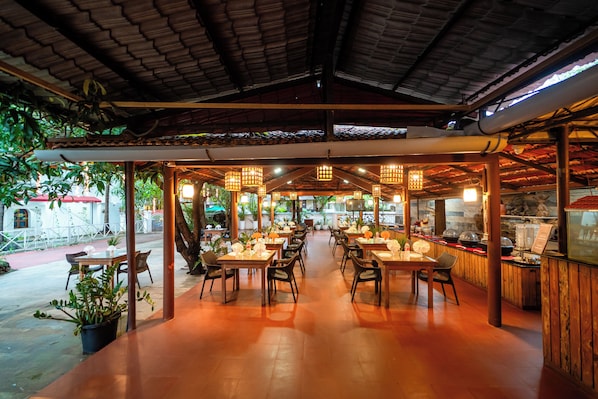 Restaurant - Treebo Kristal Sands Beach Resort with Swimming Pool (Calangute)