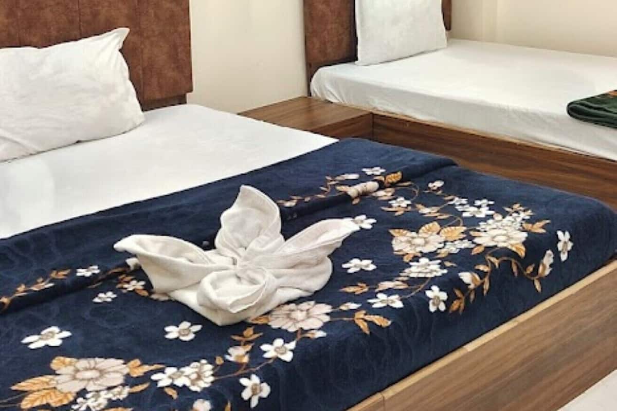 Soundproofing, free WiFi, bed sheets