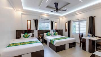 Deluxe Double Room | Blackout drapes, iron/ironing board, bed sheets