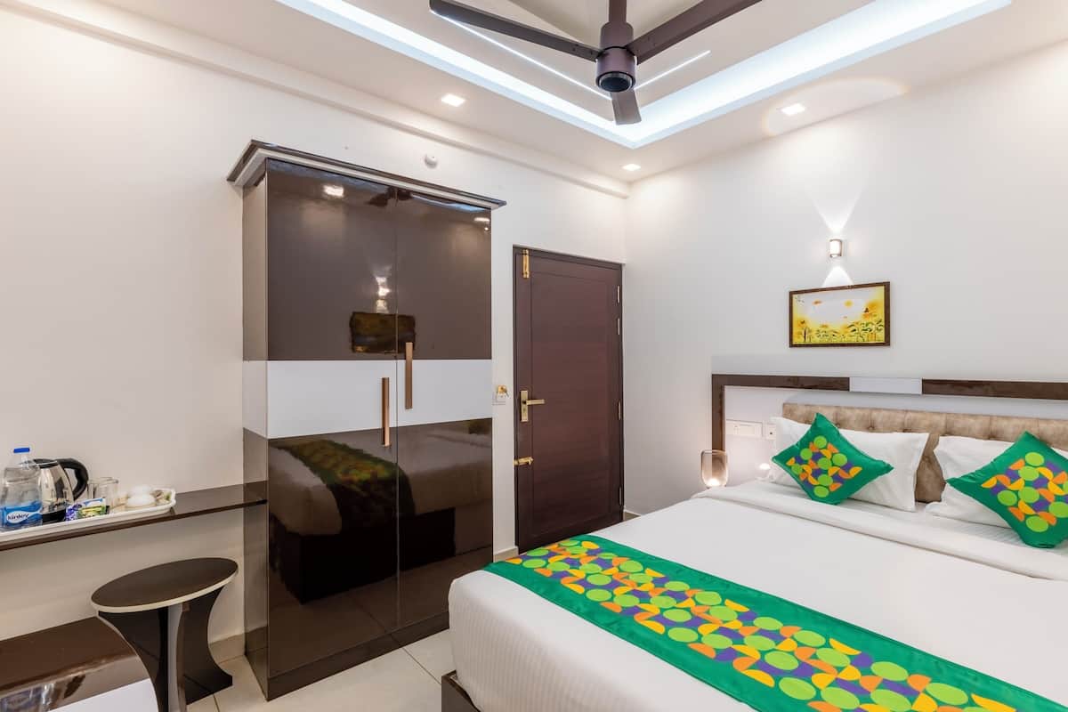 Economy Double Room | Blackout drapes, iron/ironing board, bed sheets