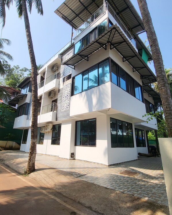 Front of property - Big House Inn  (Calangute)