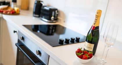 Ellaburn - 3 bed w/ parking