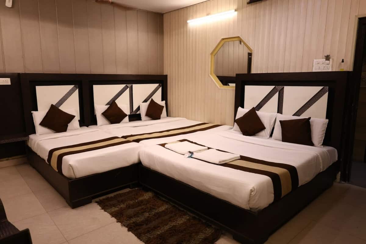 Soundproofing, free WiFi, bed sheets