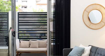 5km City & Airport|3 Bathrooms|Huge Townhouse