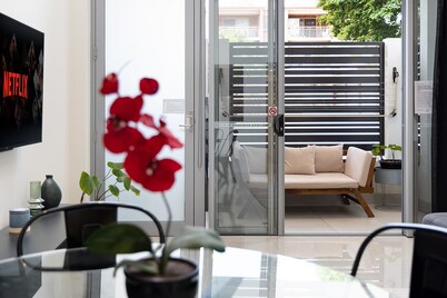 5km City & Airport|3 Bathrooms|Huge Townhouse