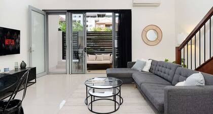 3 Bathrooms|5km City & Airport|Huge Townhouse