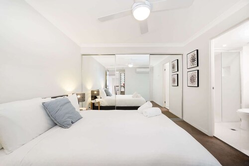 3 Bathrooms|Huge Townhouse|5km City & Airport