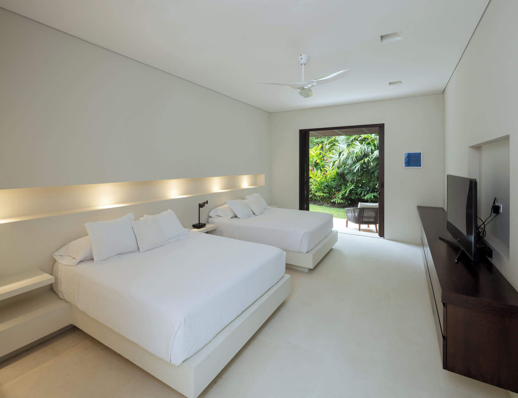 Bureau, fer et planche à repasser, Wi-Fi, draps fournis