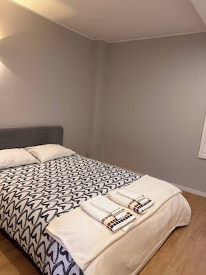 Room, 1 Bedroom | 1 bedroom - Room in Guest Room - Private Room 3 Near Beach Metro (Povoa De Varzim)