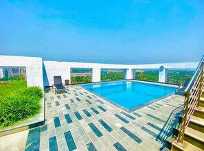 Kolam renang outdoor