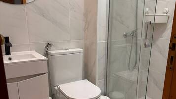 Habitación, 2 habitaciones | Baño