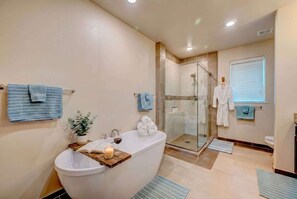 Shower, hair dryer, towels - Slice of Paradise | Tranquil 3BR Rural Retreat Near Sheridan, WY | Mountain Views, Full Kitchen, Smart Lock, Private Laundry | Wyo Stays Concierge + Private Chef, Airport Transfers & Adventure Add-Ons Available (Sheridan)