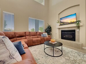 Smart TV, fireplace, DVD player, offices - Massive Golf Course Home with Pool, Spa, Game Room, Yoga Room! Stay a While (Maricopa)