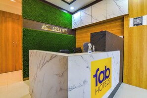 Reception - HOTEL GREEN TREE (Ahmedabad)