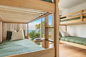 4 Schlafzimmer, Schreibtisch, Bügeleisen/Bügelbrett, WLAN