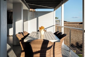 Outdoor dining - “Sunrise & Sunset” – Panoramic Ocean Views (Copacabana)