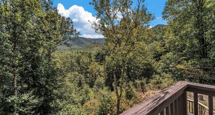 Wolf Creek House with Mtn Views in Black Mountain