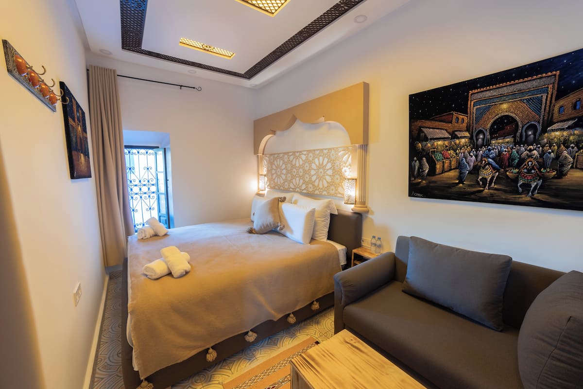 Room 1 | Free WiFi