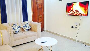 Classic Apartment, Balcony, City View | Living area