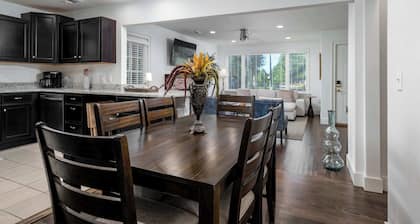 Roll Tide Knoll- 5 min to UA- 6 TVS- 4 BRs