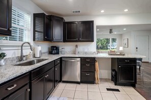 Fridge, microwave, oven, stovetop - Roll Tide Knoll- 5 min to UA- 6 TVS- 4 BRs (Tuscaloosa)