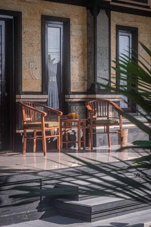 Terrace/patio - Deni Guesthouse (Tabanan)