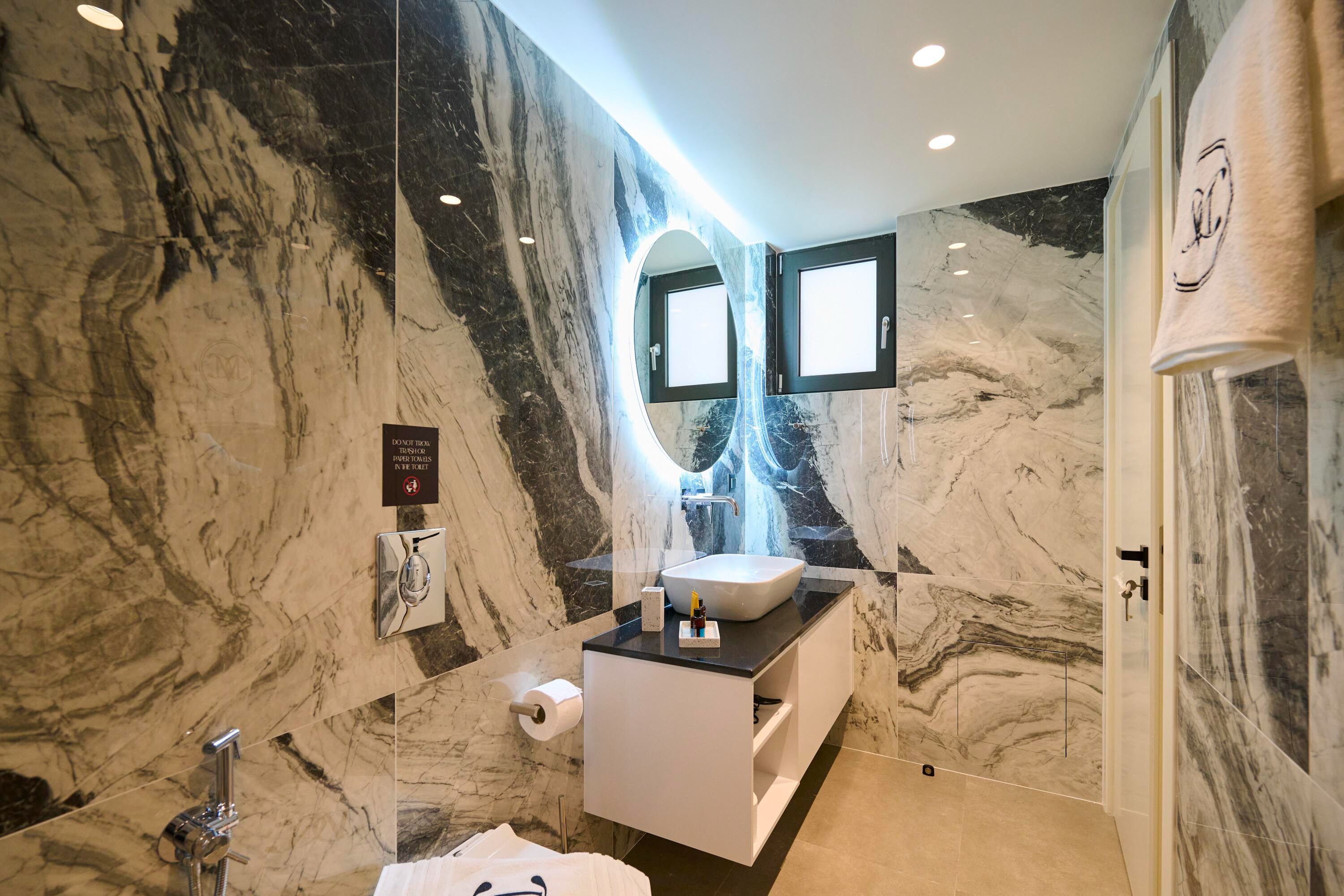 Standard Room | Bathroom | Hair dryer, bathrobes, slippers, towels