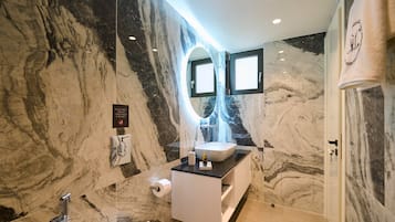 Standard Room | Bathroom