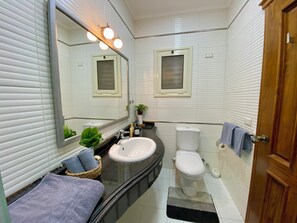 Villa, 3 Bedrooms, Smoking, Balcony | Bathroom - Villa Garden & Prime Location New Cairo By Best of Bedz (New Cairo)