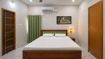 2 bedrooms, premium bedding, down duvets, soundproofing