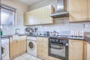 Private kitchen - Hideout Hotel Apartment (Sandton)