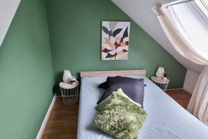 5 bedrooms, iron/ironing board, travel crib, WiFi