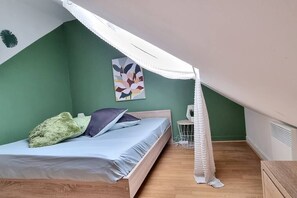 5 Schlafzimmer, BĂŒgeleisen/BĂŒgelbrett, Reisekinderbett, WLAN