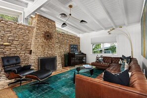 Télévision, chaîne hi-fi