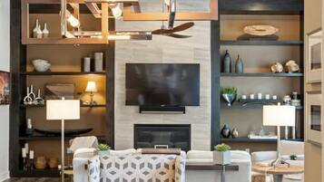 TV, fireplace